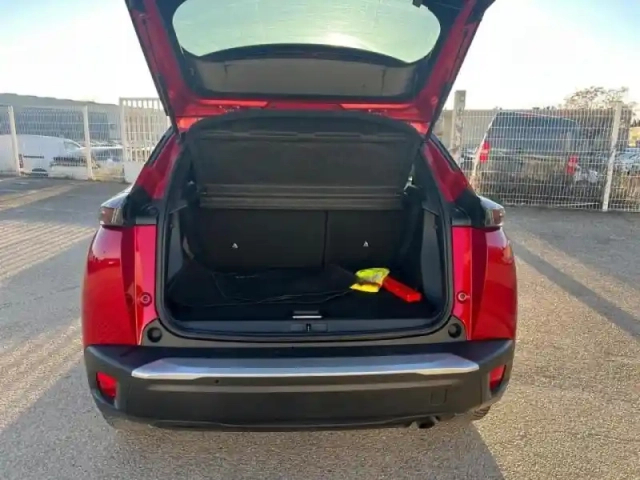 Peugeot 2008 1.2 puretech 100ch s&amp;s allure — photo 6