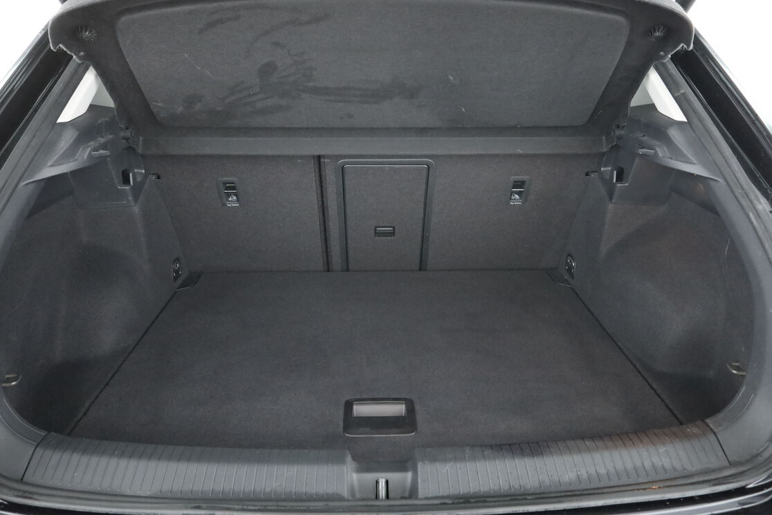Volkswagen T-Roc 1.5 TSI EVO Carat DSG7 — photo 16