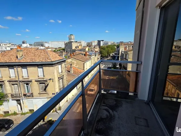 Studio 1 pièce 29 m²