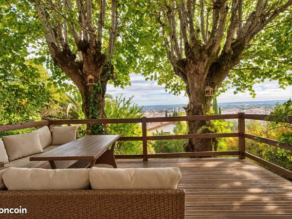 Propriété 6 pièces 150 m²
