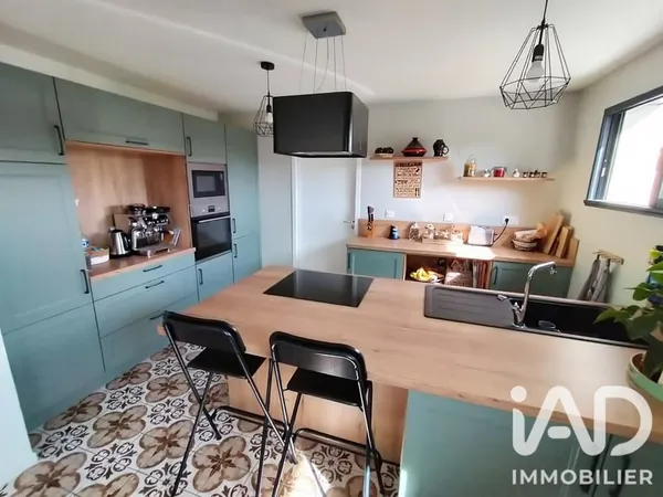Maison 8 pièces 192 m²