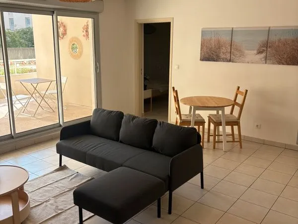 Superbe T2 avec terrasse et boxe en sous sol