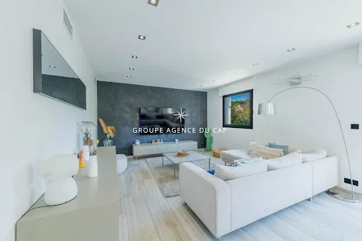 Villa 7 pièces 250 m²