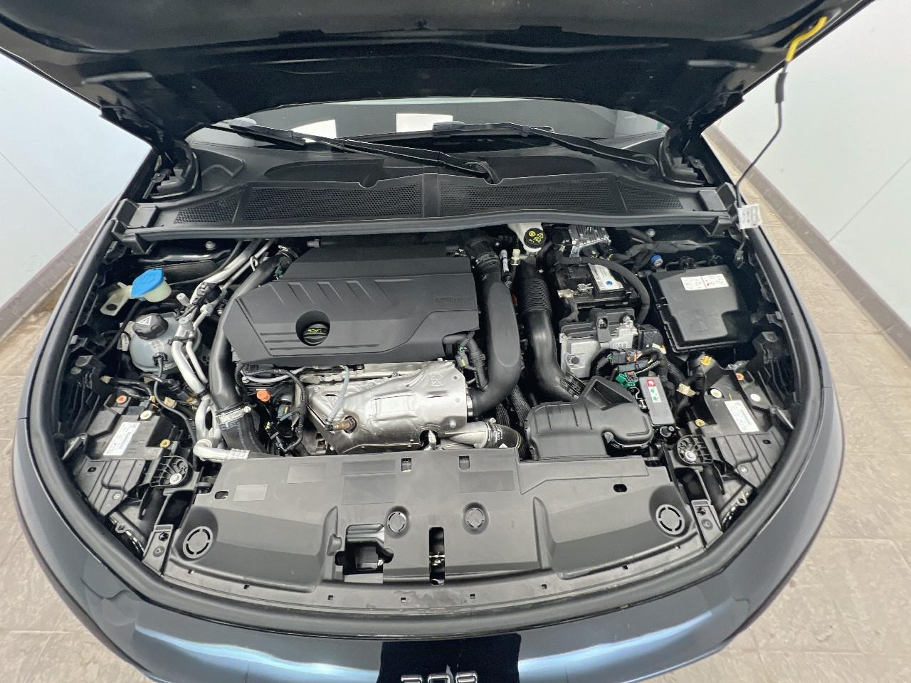 Peugeot 308 phev 225 e-eat8 gt — photo 14