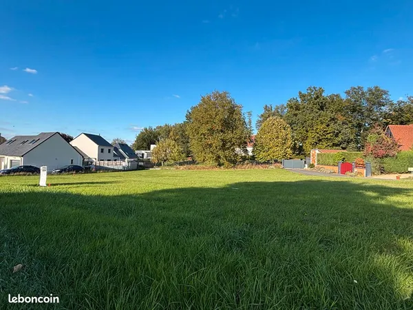 Terrain 687 m² BALLAN MIRE