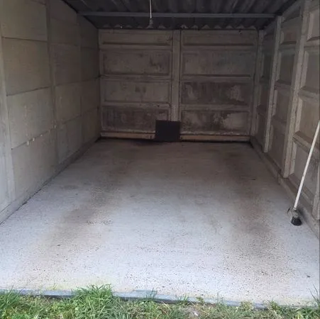 Loué garage - box - garde meubles