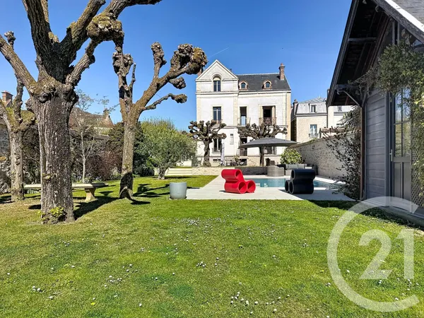 Maison 10 pièces 274 m²