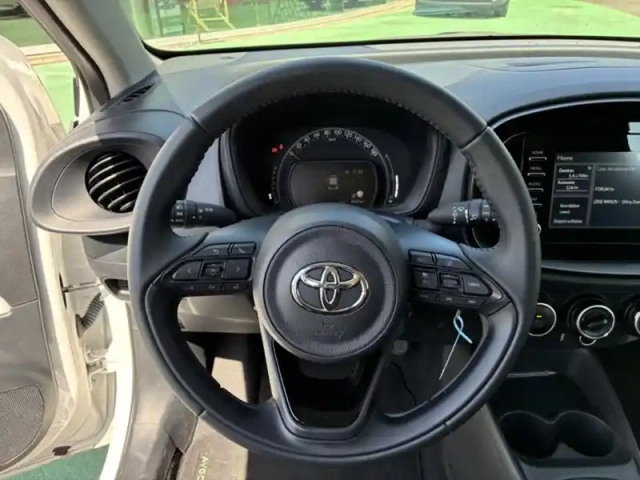 Toyota Aygo 1.0 vvt-i 72 dynamic — photo 19