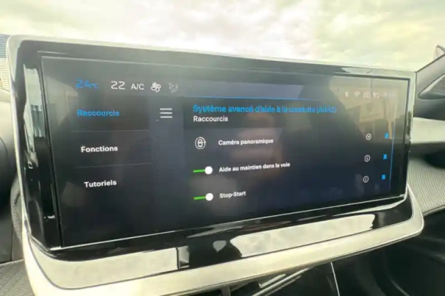 Peugeot 2008 hybrid 136 e-dcs6 — photo 20