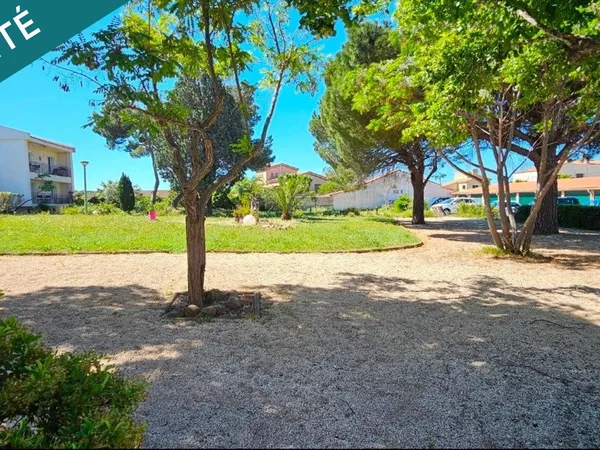 Appartement T4 de 80 m2 à Port-de-Bouc,résidence les Tamaris.