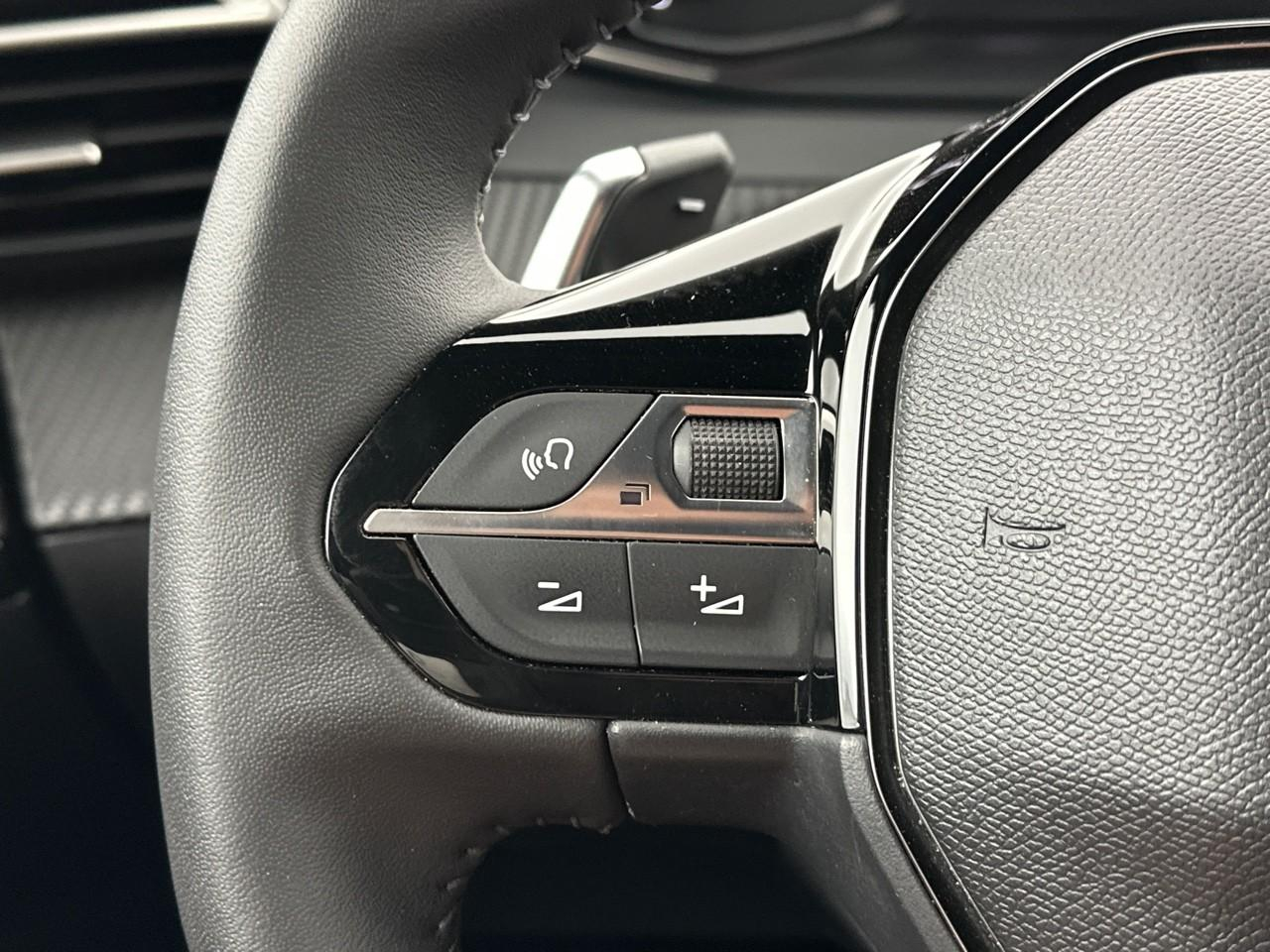 Peugeot 2008 puretech 130 s&s eat8 style — photo 20
