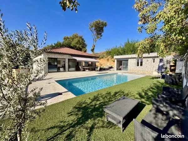 Maison Rénovée Contemporaine 147m² + Studio 40m² + Garage 106m², Piscine à Frans (01)