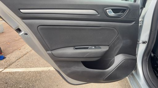 Renault Megane 1.5 Blue dCi 115 - Business – 2021 – 77378 km – Diesel – Boîte Manuelle — photo 23