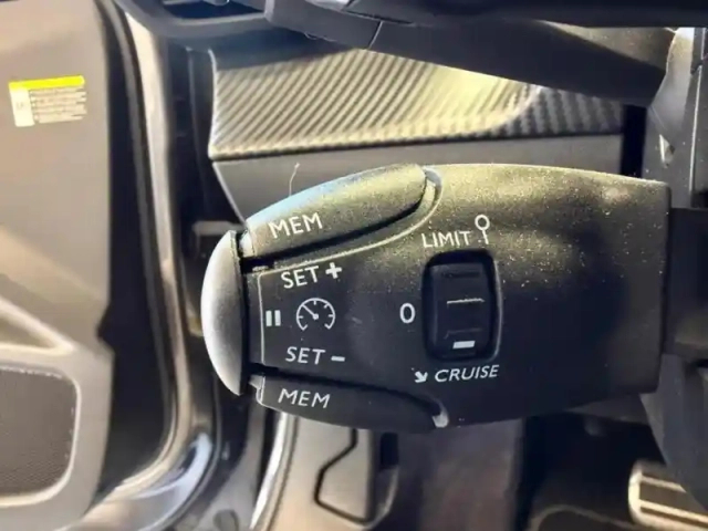 Peugeot 2008 1.2 puretech 130ch s&amp;s gt eat8 — photo 13
