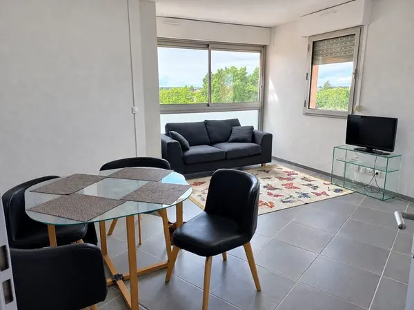 31100 TOULOUSE: Appartement T2 à louer meublé