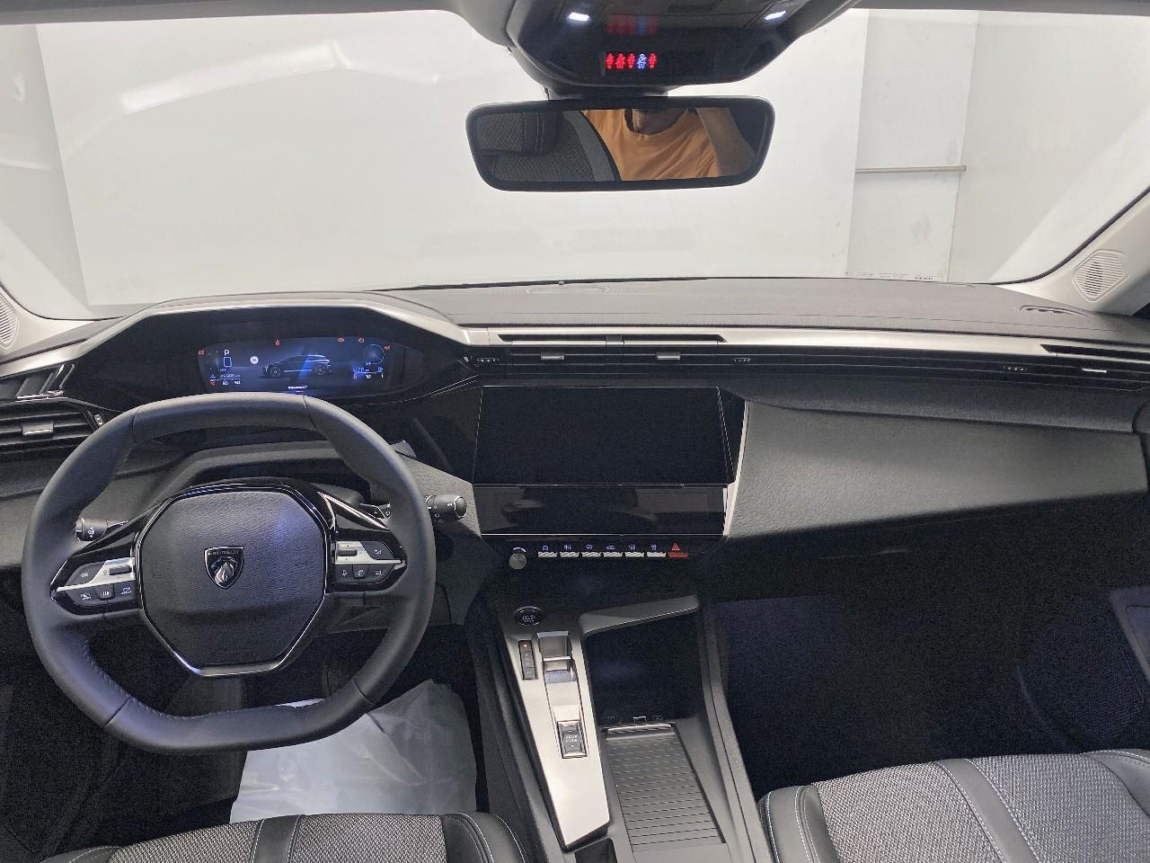 Peugeot 308 hybrid 145 e-dcs6 allure — photo 8