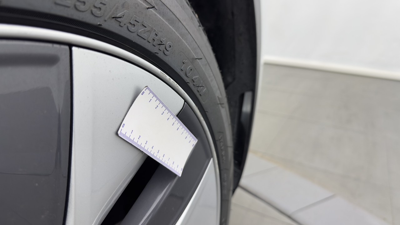 Tesla MODEL Y Standard RWD — photo 47