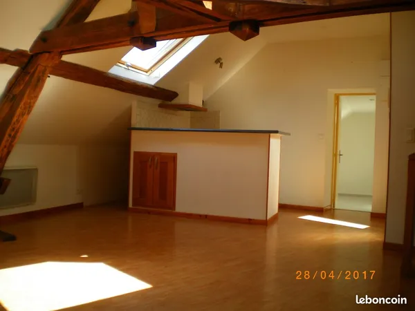 Logement deux pièces mansardé
