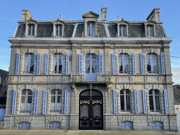 Élégante demeure Belle Époque au centre historique de Mayenne