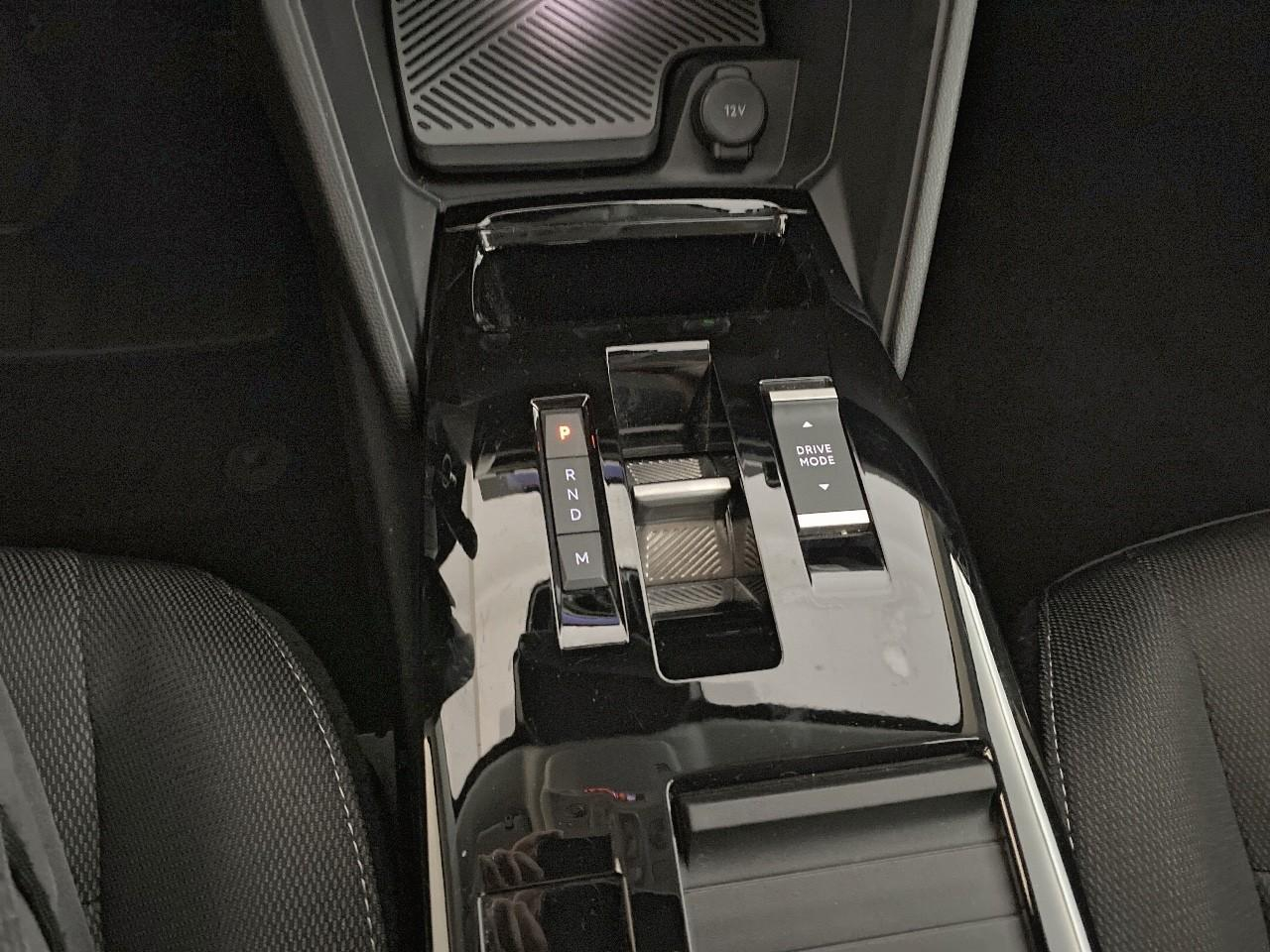 Citroën C4 X hybride 145 ch e-dcs6 plus — photo 17