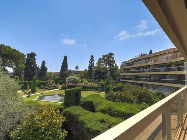 Résidence de prestige Château St-Anne 4p avec terrasses