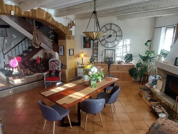 Maison 6 pièces 220 m²