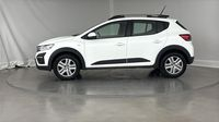Dacia Sandero 1.0 TCe 90ch Stepway Confort -22 — photo 7