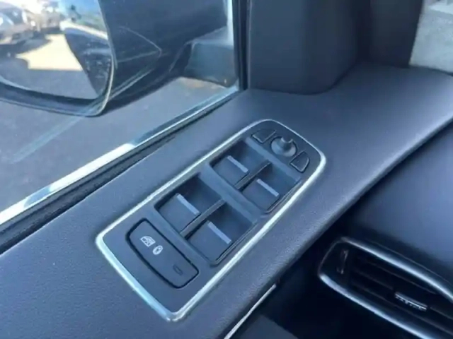 Jaguar F-Pace 2.0 d - 180 ch 2wd bva8 — photo 17