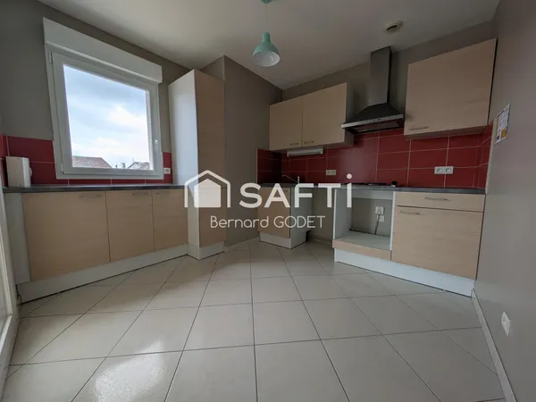 Appartement avec ascenseur en plein coeur de Ruffec - Rare sur le secteur !
