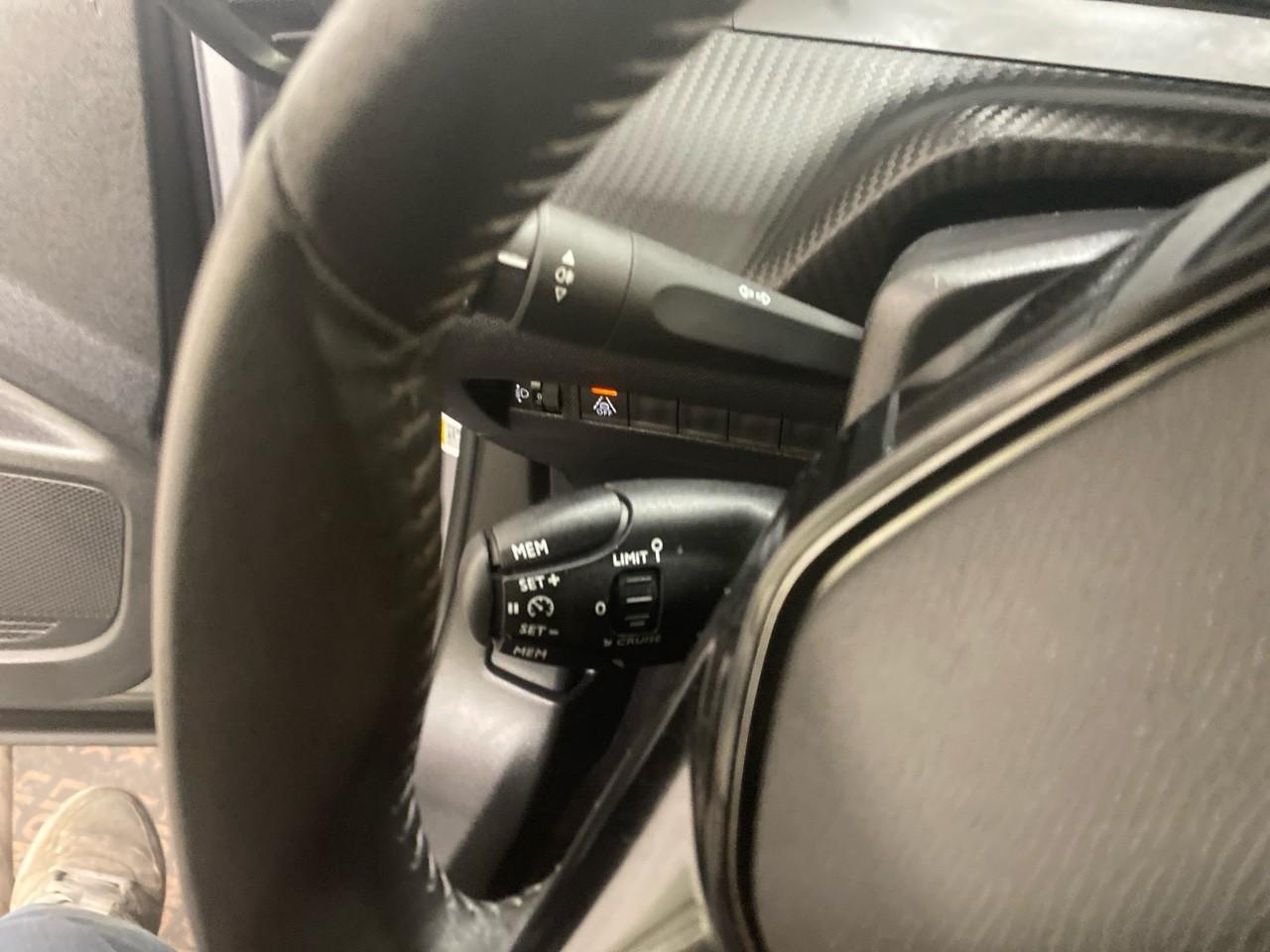 Peugeot 2008 puretech 100 s&s bvm6 style — photo 21
