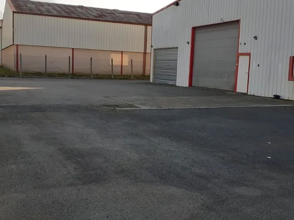 Batiment industriel 360 m2 12 km Nord Toulouse