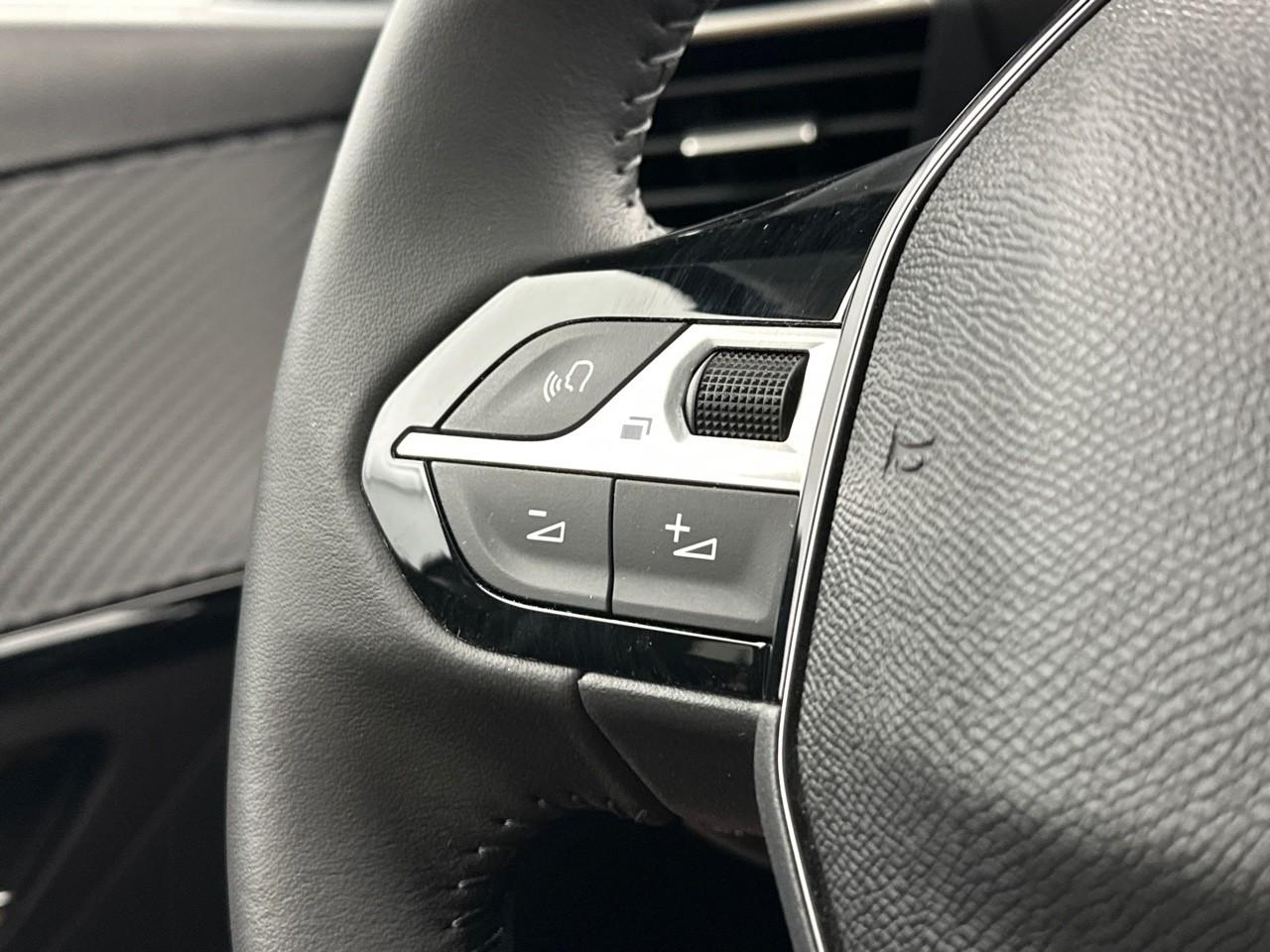 Peugeot 208 electrique 50 kwh 136ch allure — photo 17