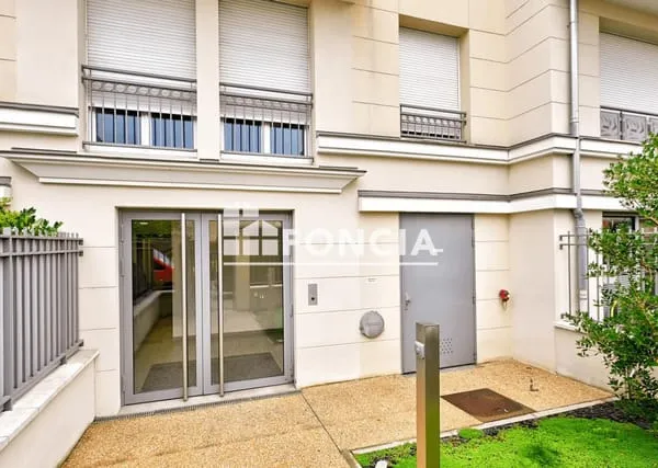 POISSY, QUARTIER NOAILLES - APPARTEMENT T2 40 M2 AVEC PLACE DE PARKING - RESIDENCE DE 2016