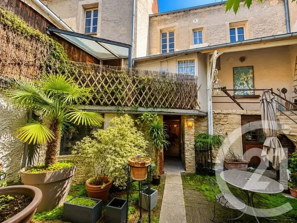 Bâtiment 4 pièces 200 m²