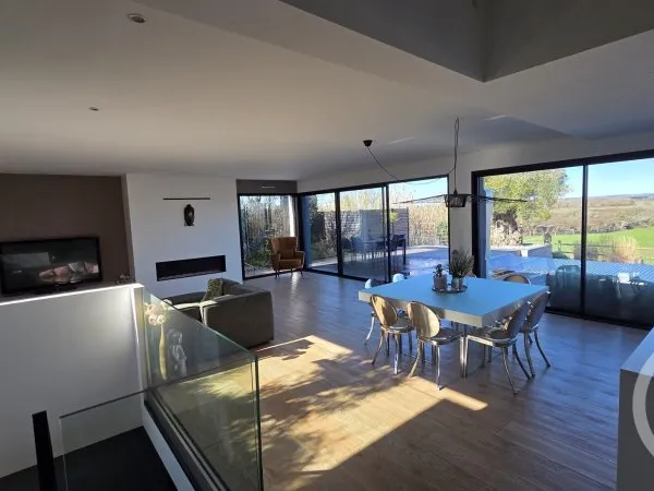 Maison 7 pièces 225 m²