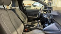 Peugeot 2008 1.2 PureTech 100ch S&S Allure — photo 15
