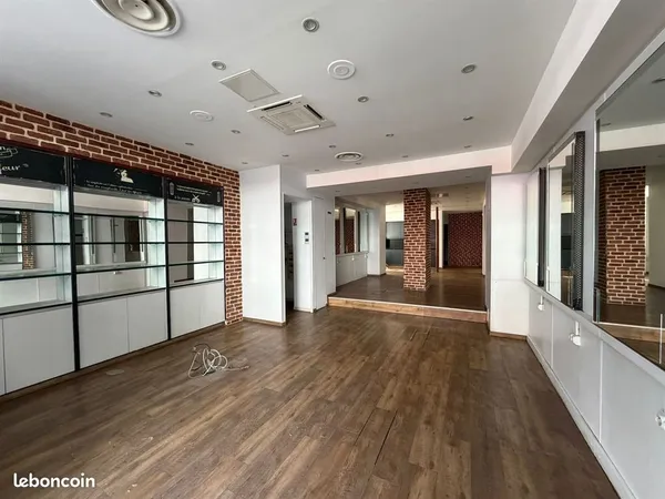 Boutique 76 m² PARIS