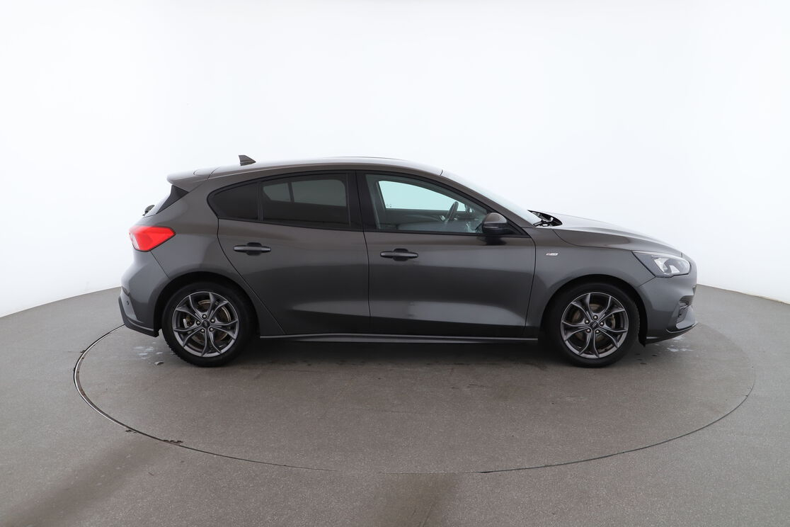 Ford Focus 1.5 EcoBlue ST Line — photo 6