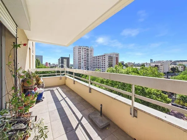 Charenton-le-pont - appartement familial 4 pièces de 96 m² avec terrasse et box
