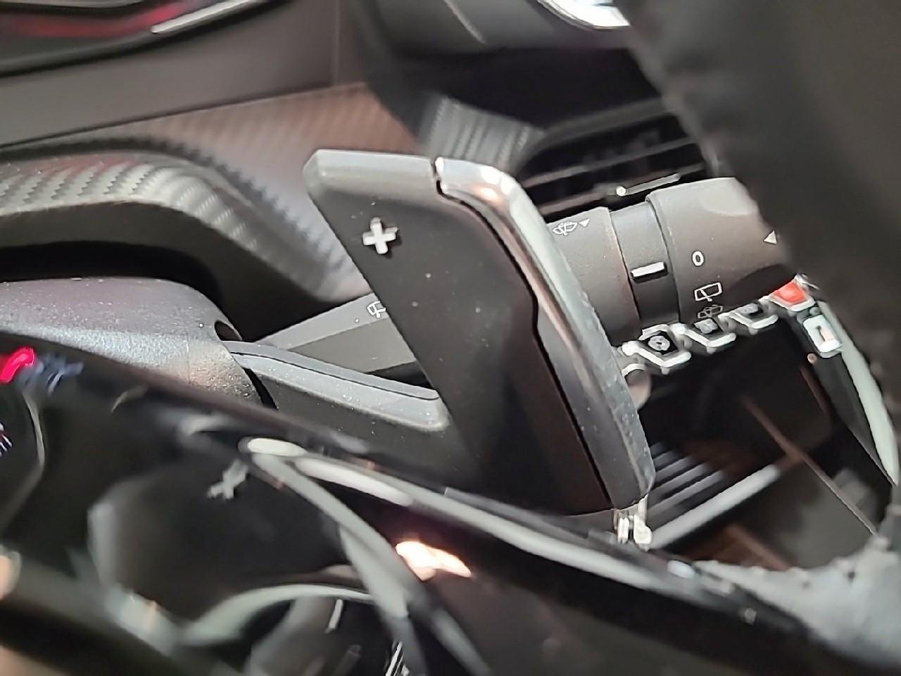 Peugeot 2008 puretech 130 s&s eat8 style — photo 26