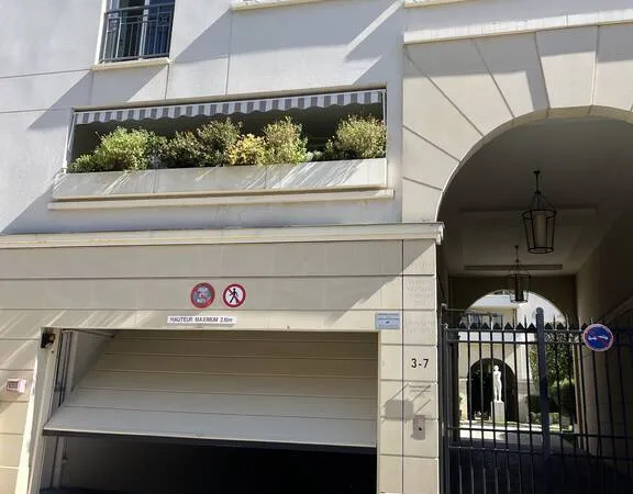 Stationnement Location Issy-les-Moulineaux   60€