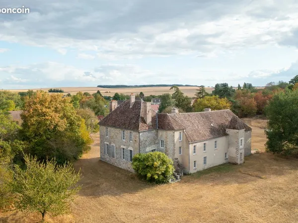 Chateau 10 pièces 484 m²