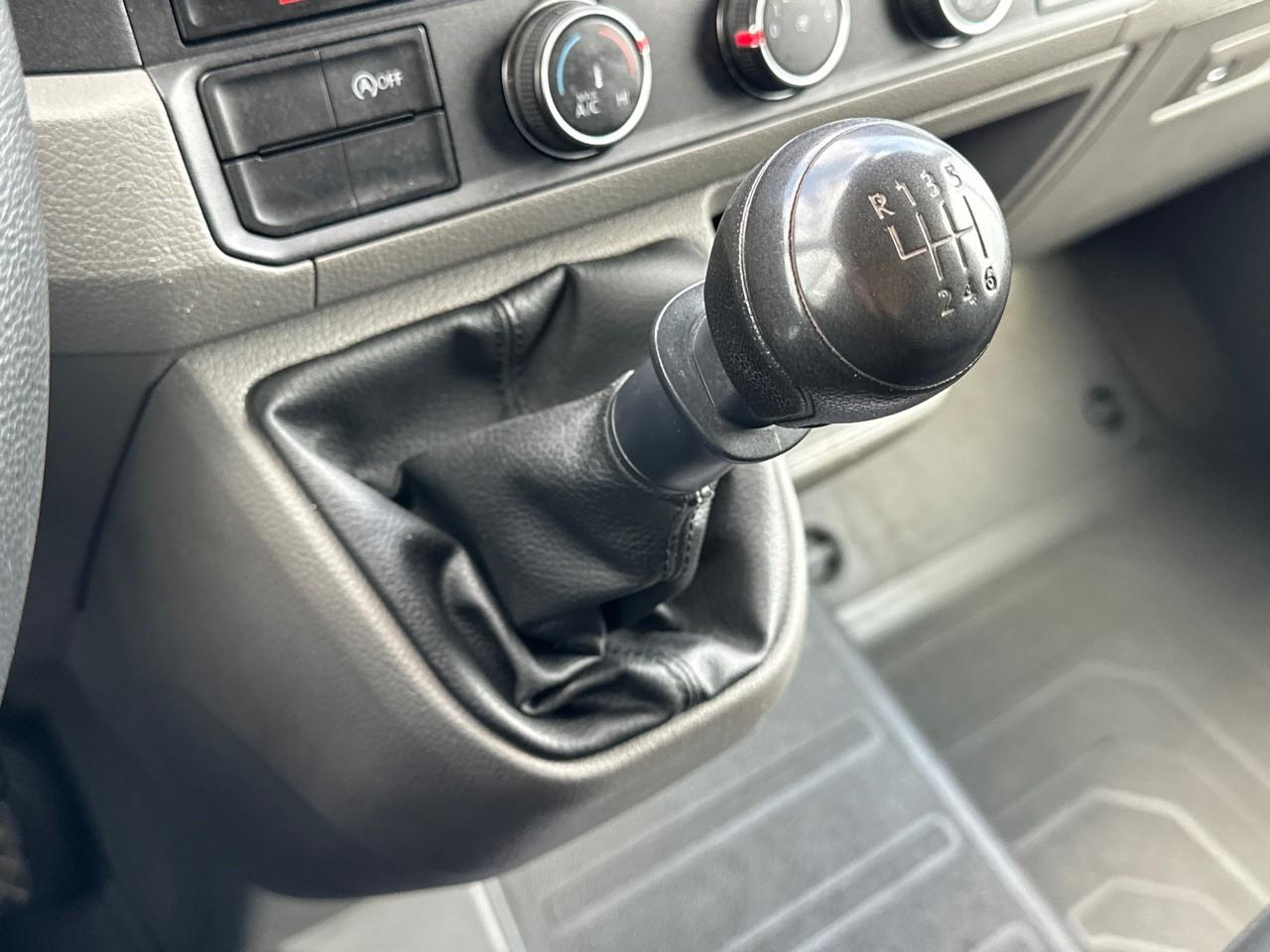 Volkswagen Crafter van 35 l3h3 2.0 tdi 140 ch business — photo 31