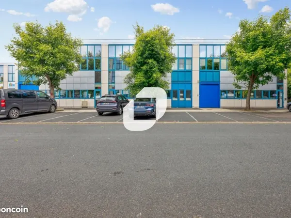 Local d'activité 1 115 m²