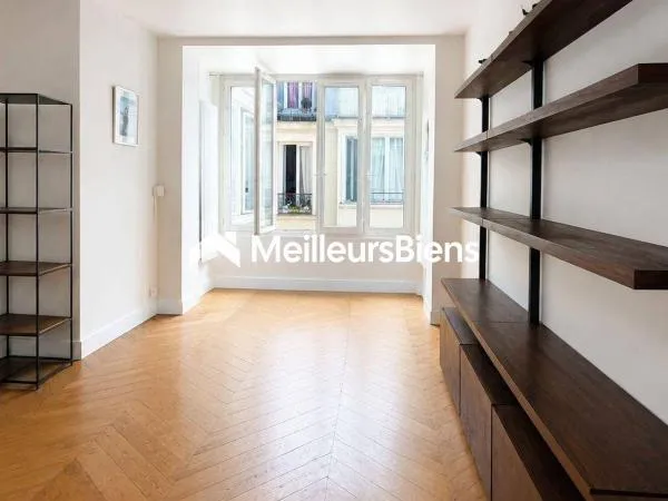 Paris 18 ème : 2 pièces de 35 m² avec cave dernier étage , calme et charme !