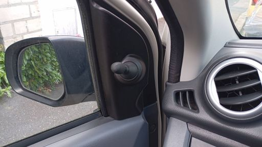 Suzuki Alto 1.0 68 - . – 2014 – 88846 km – Essence – Boîte Manuelle — photo 5