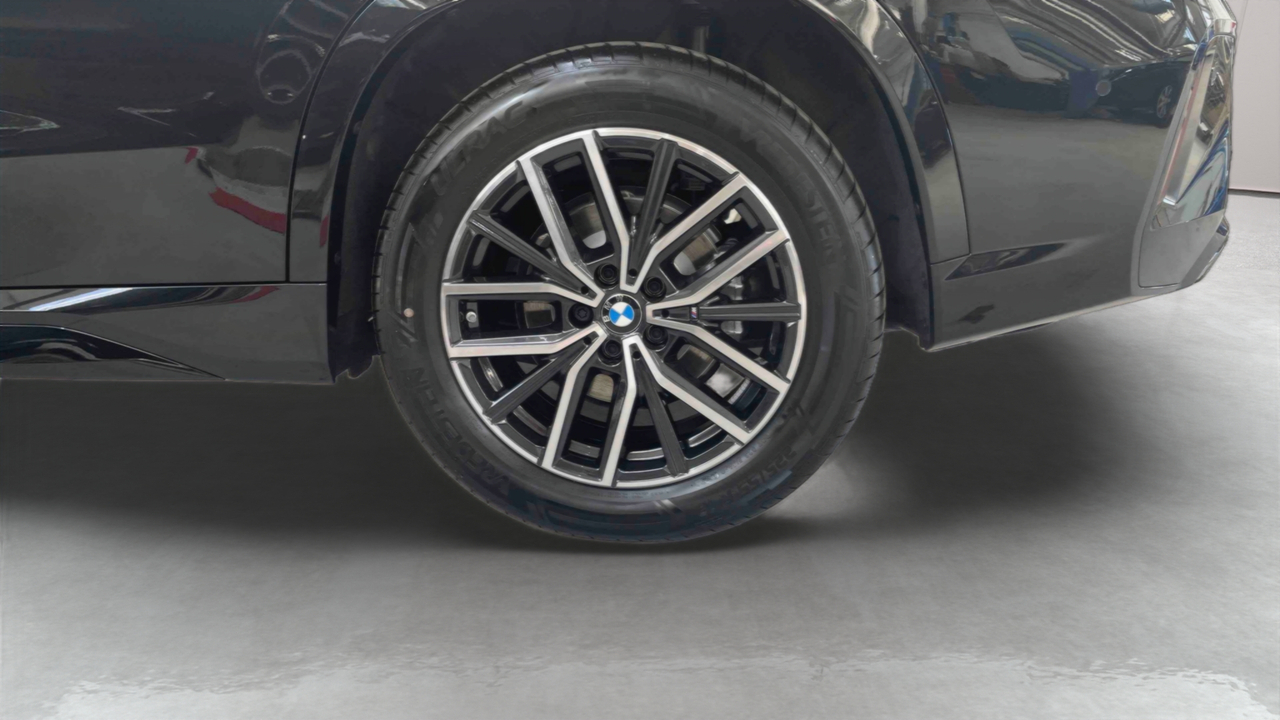 BMW iX1 eDrive20 — photo 19