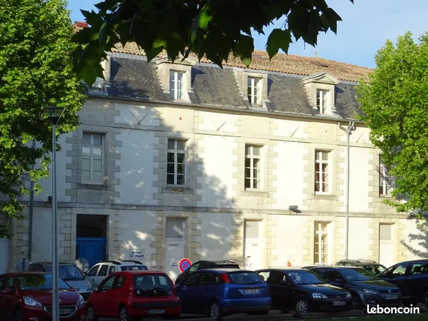 RARE Beau duplex meuble sur le port Rochefort