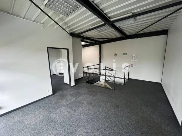 Local d'activité 326 m²