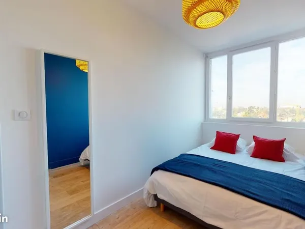 Chambre 7 pièces 87 m²